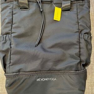 *NWT* Beyond Yoga Convertible Gym Bag in Black Great for getaways, Gym to Desk